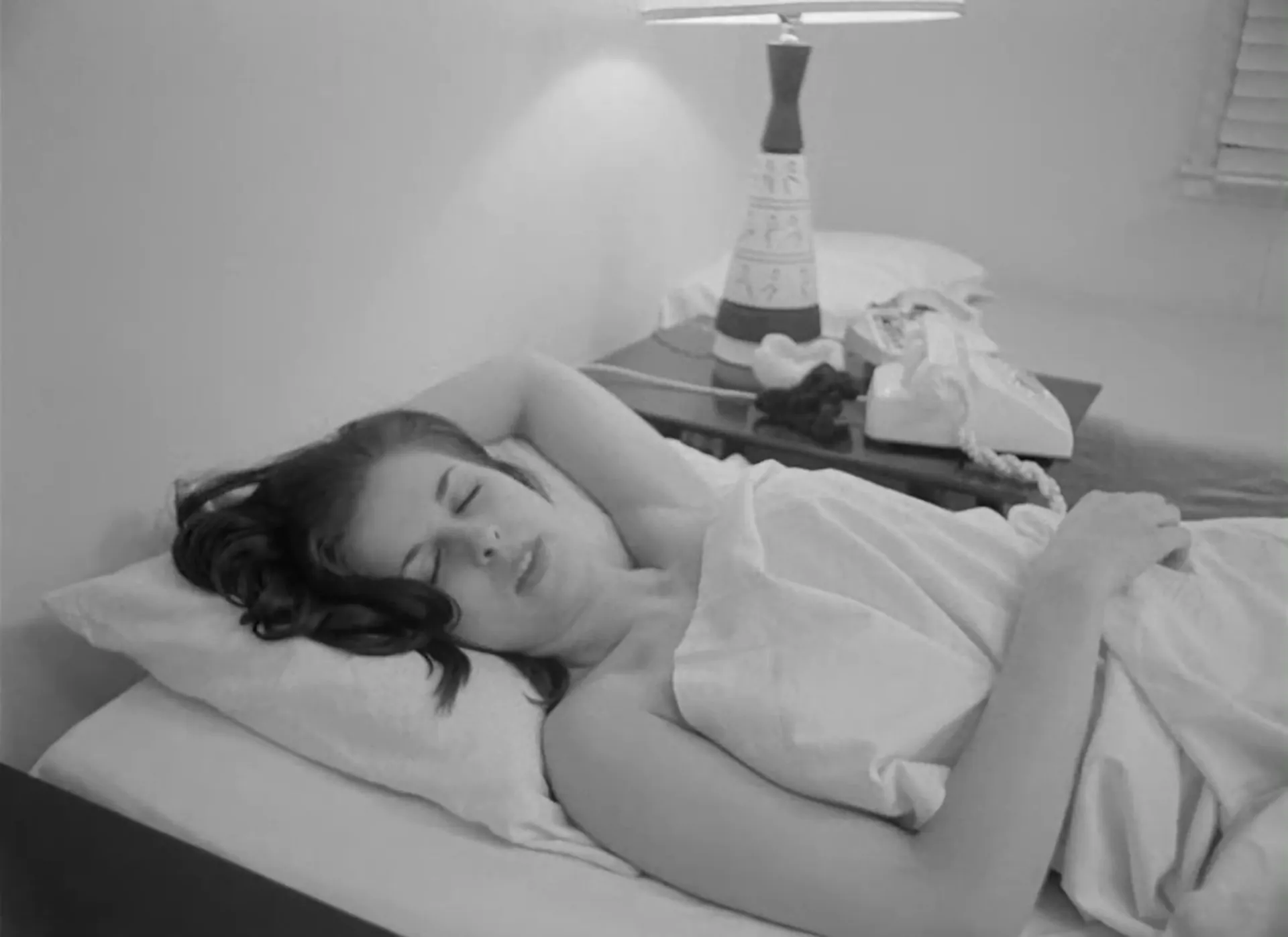 The Sex Perils of Paulette scene still 6