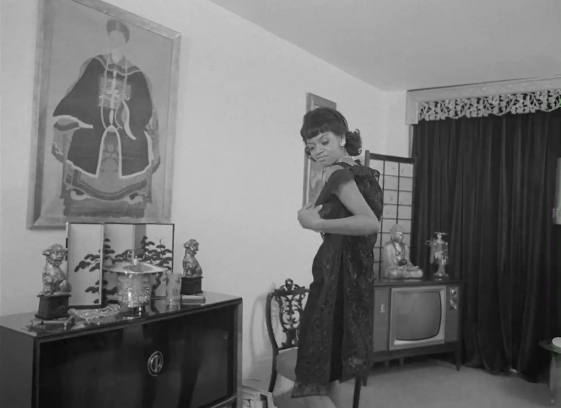 The Sex Perils of Paulette scene still 4