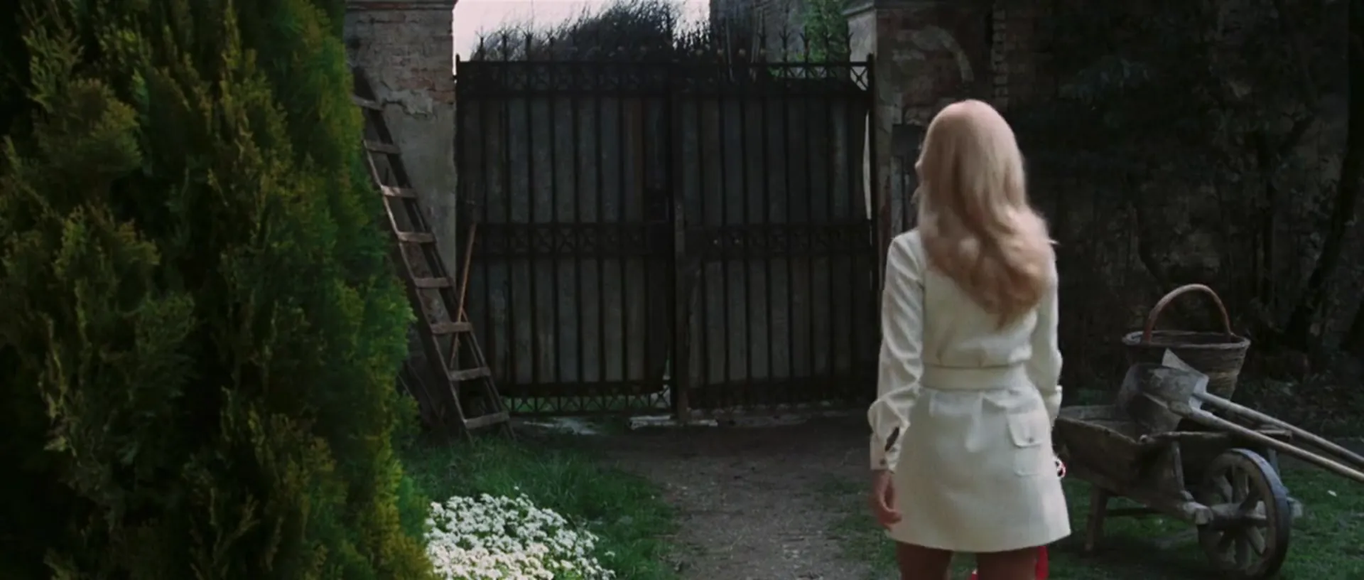 Amuck! scene still 6