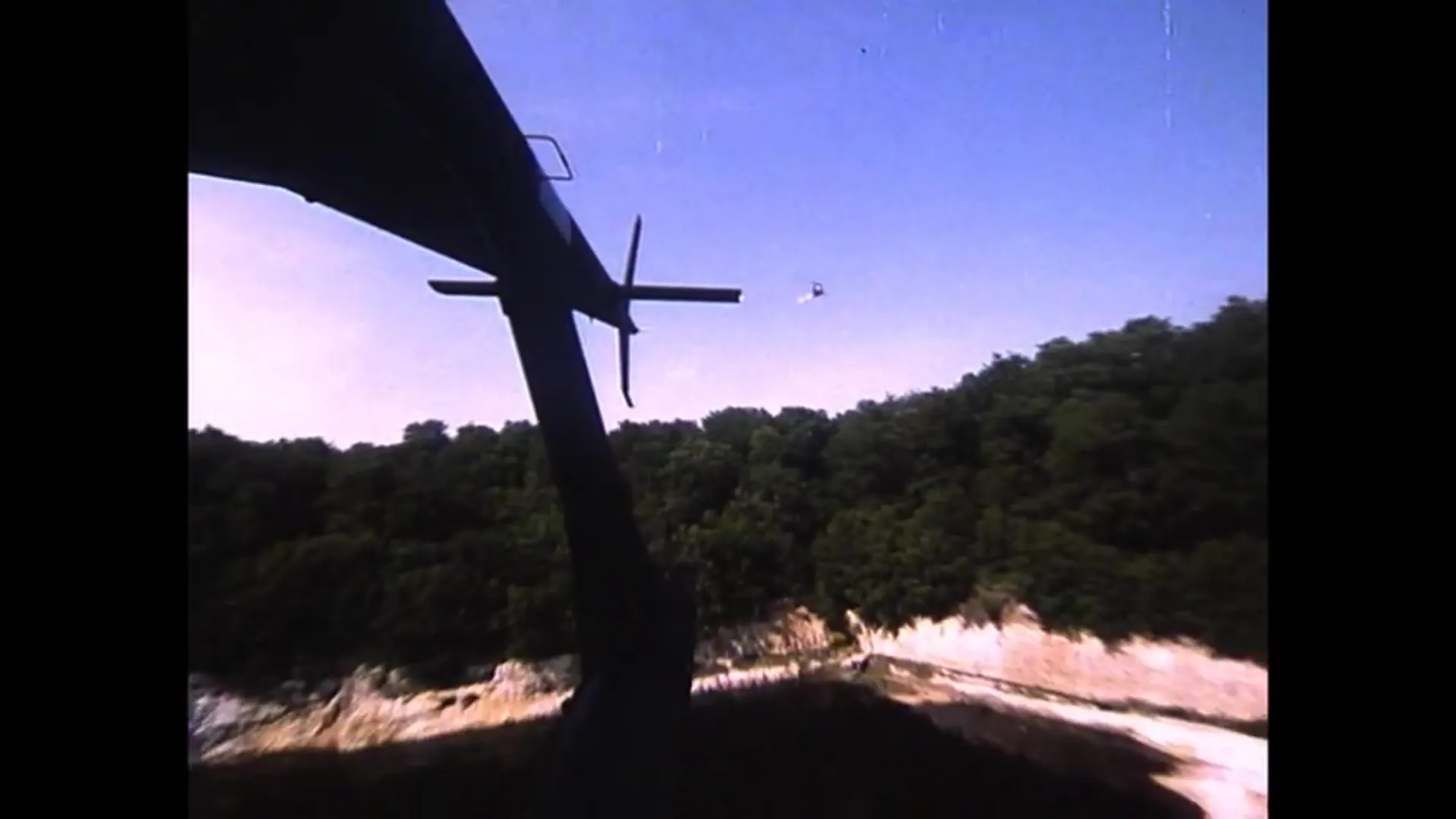 Warrior of the Lost World scene still 5