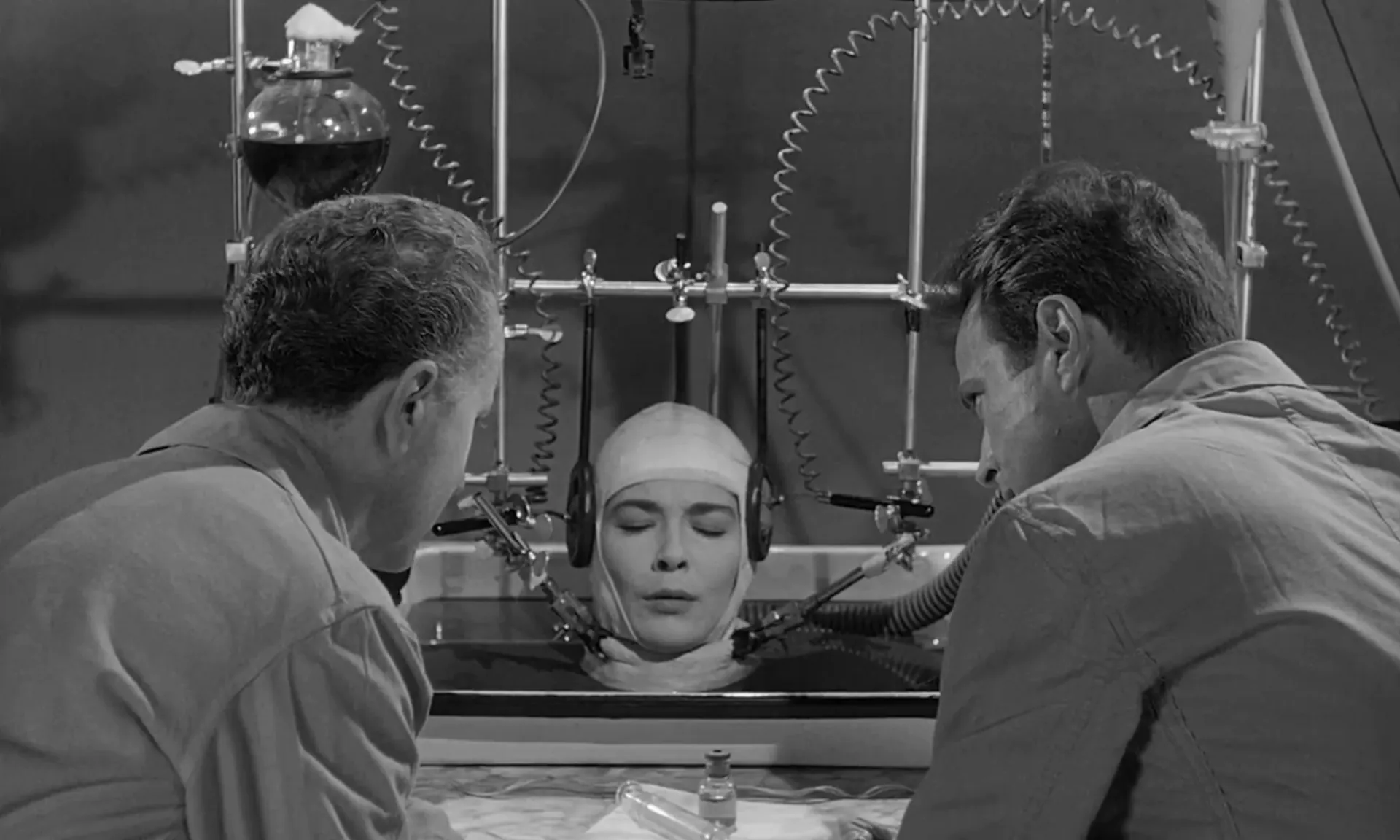 The Brain That Wouldn't Die scene still 3