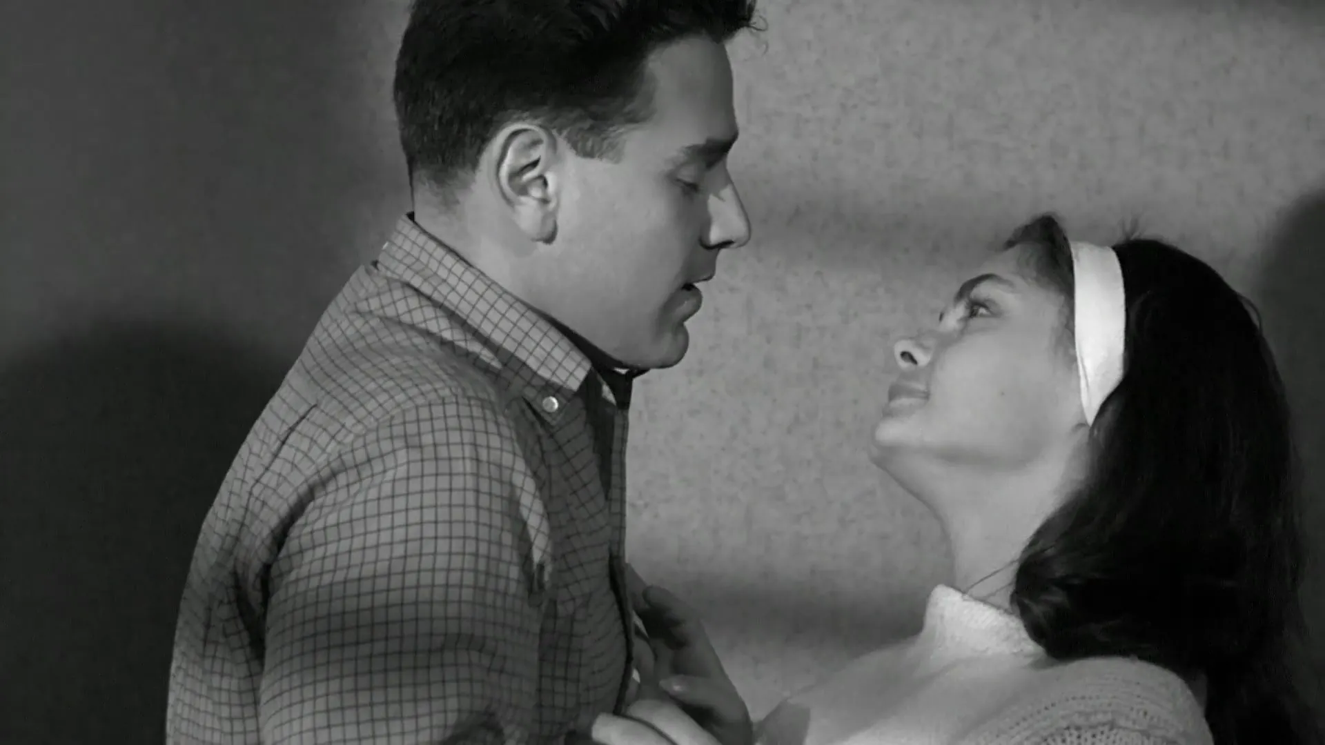 Sin in the Suburbs scene still 4