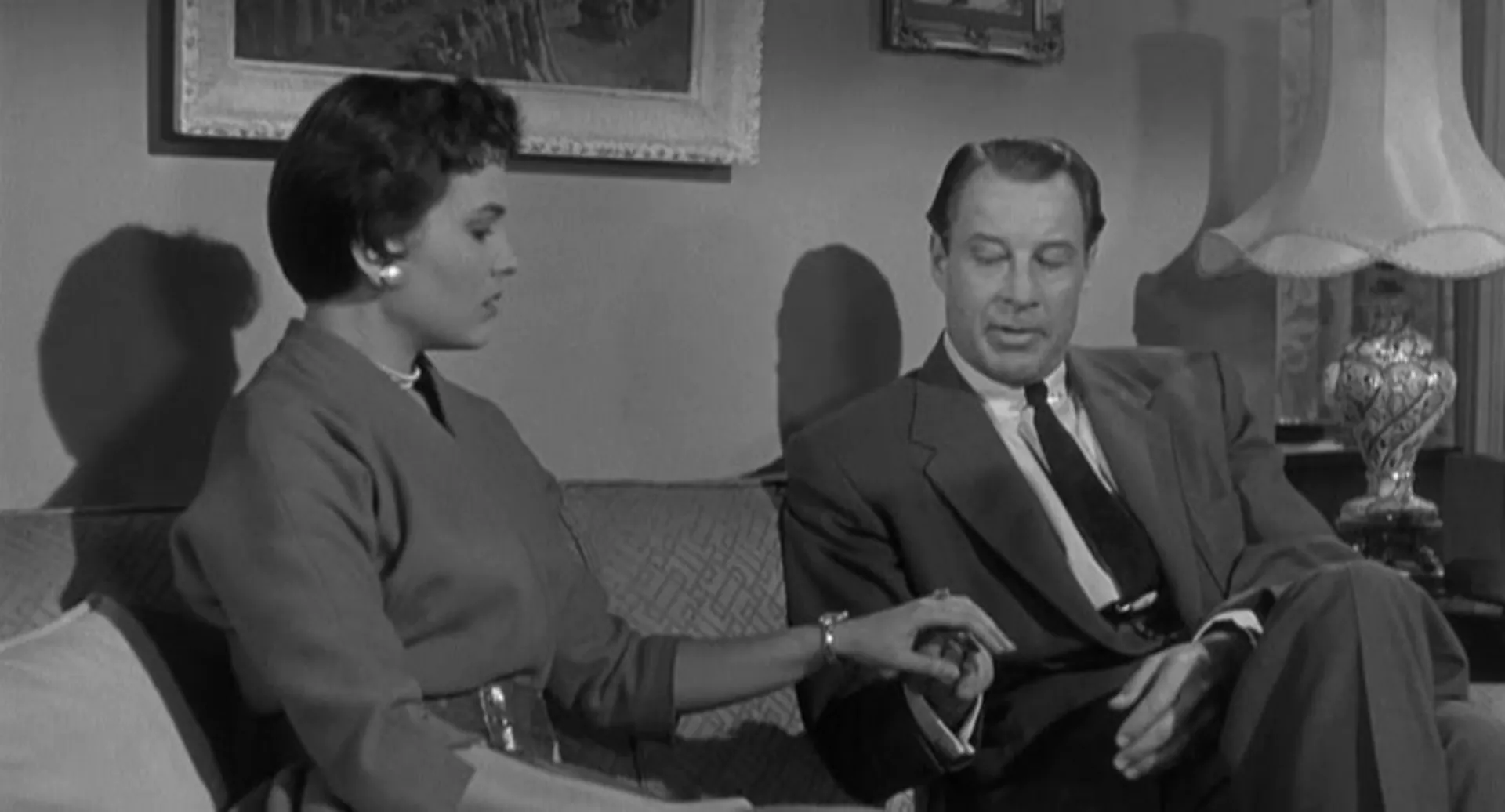Footsteps in the Night scene still 3