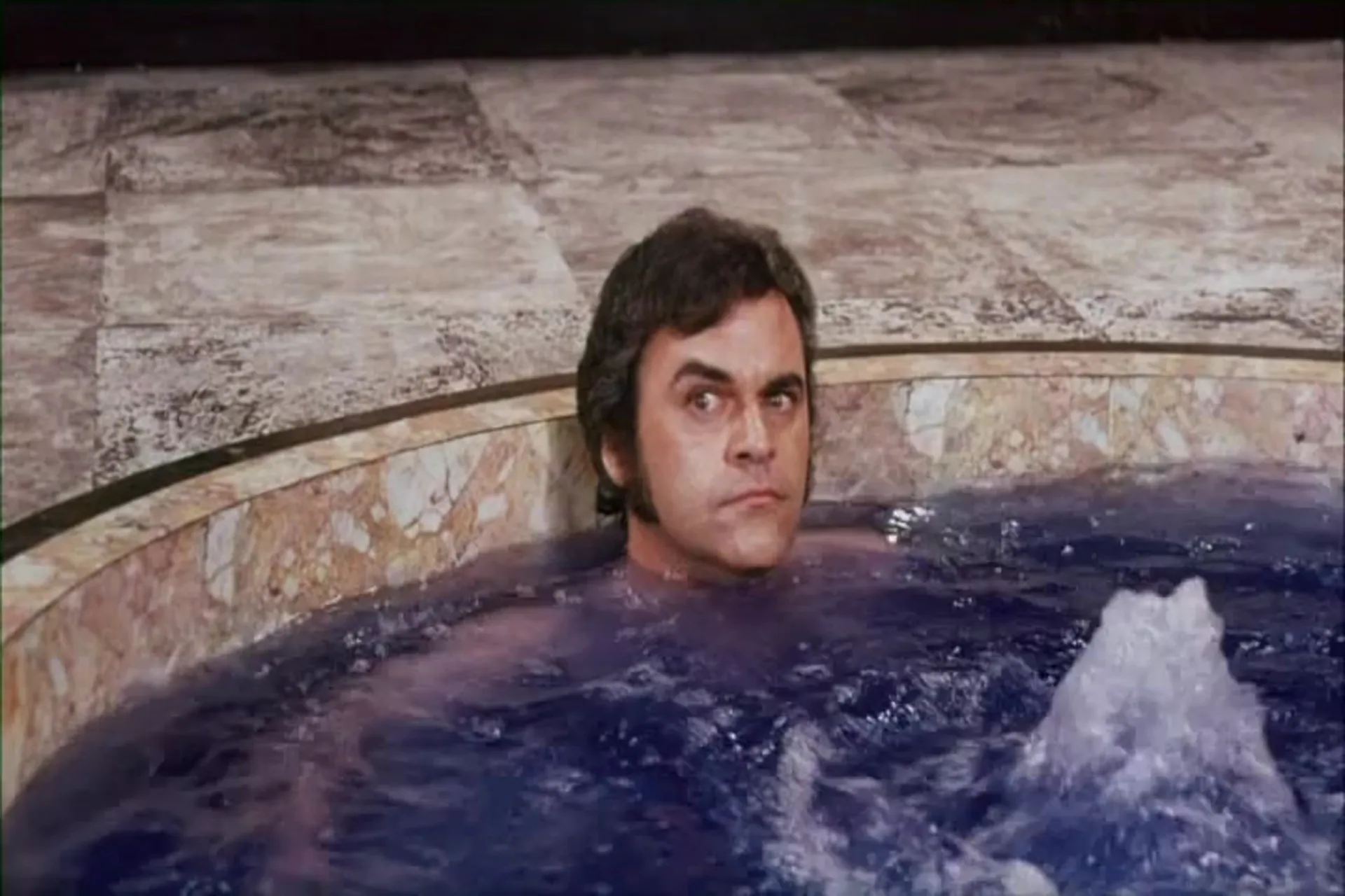 Too Hot to Handle scene still 4