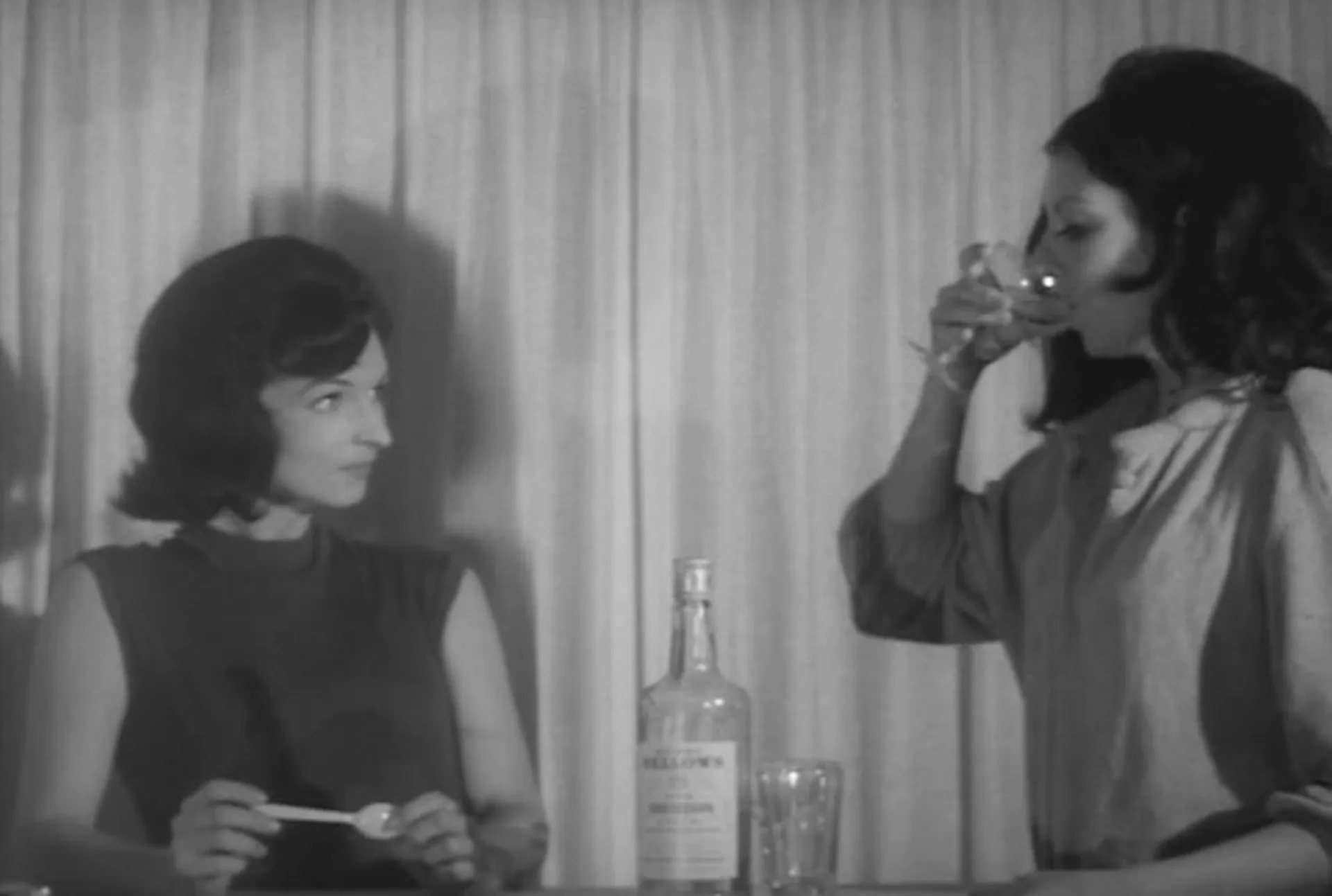 Hip Hot and 21 scene still 3