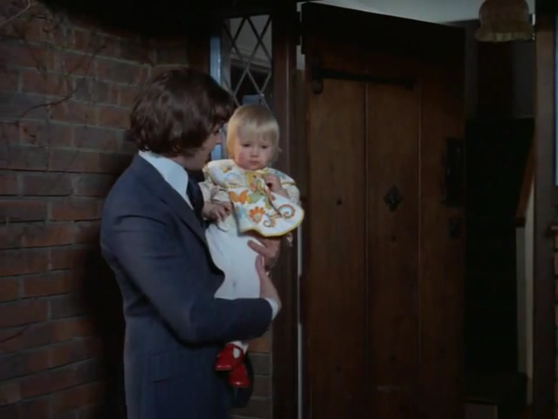 Secrets of a Door-to-Door Salesman scene still 6