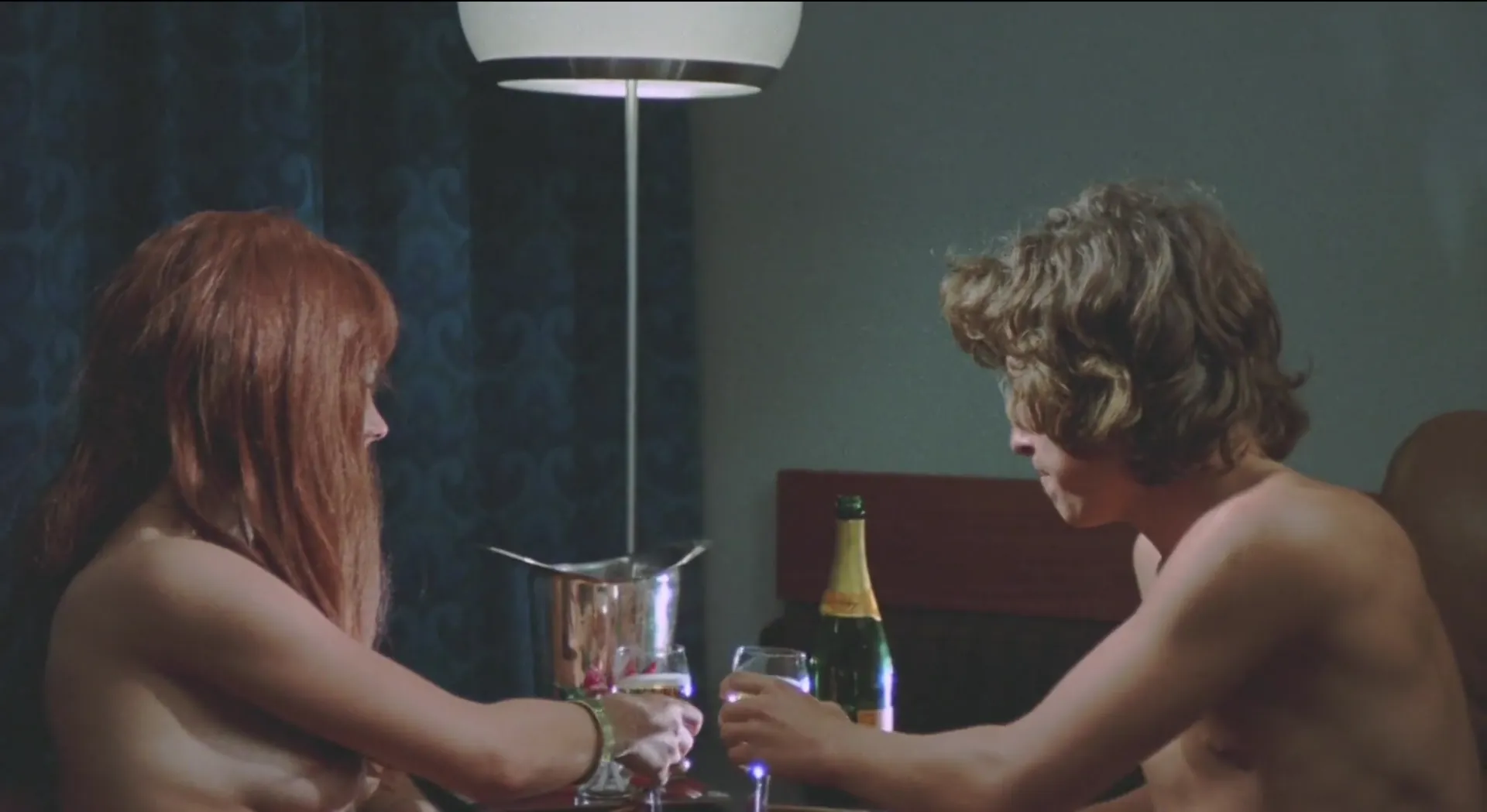 The Swingin' Stewardesses scene still 2