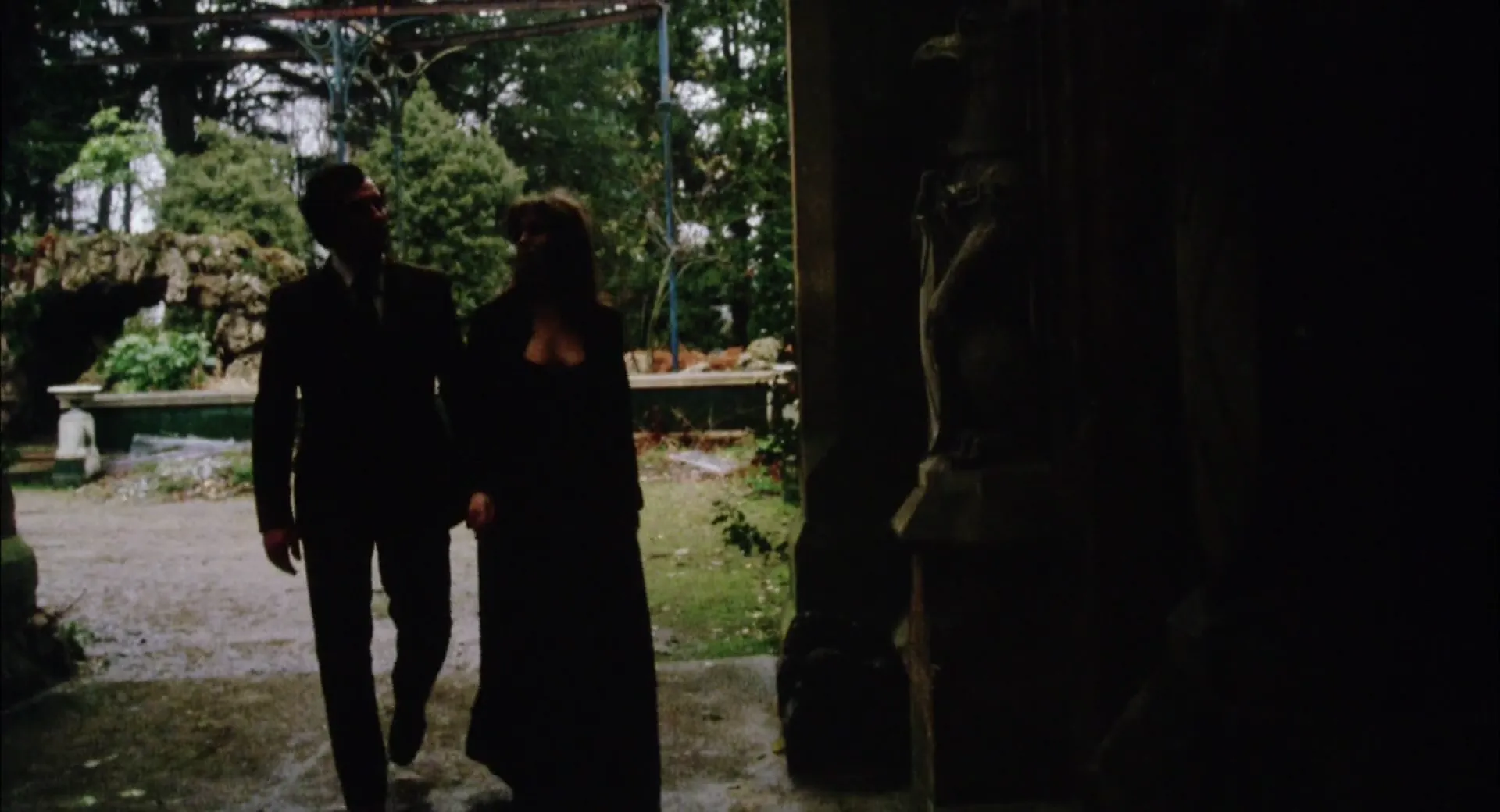 Vampyres scene still 2