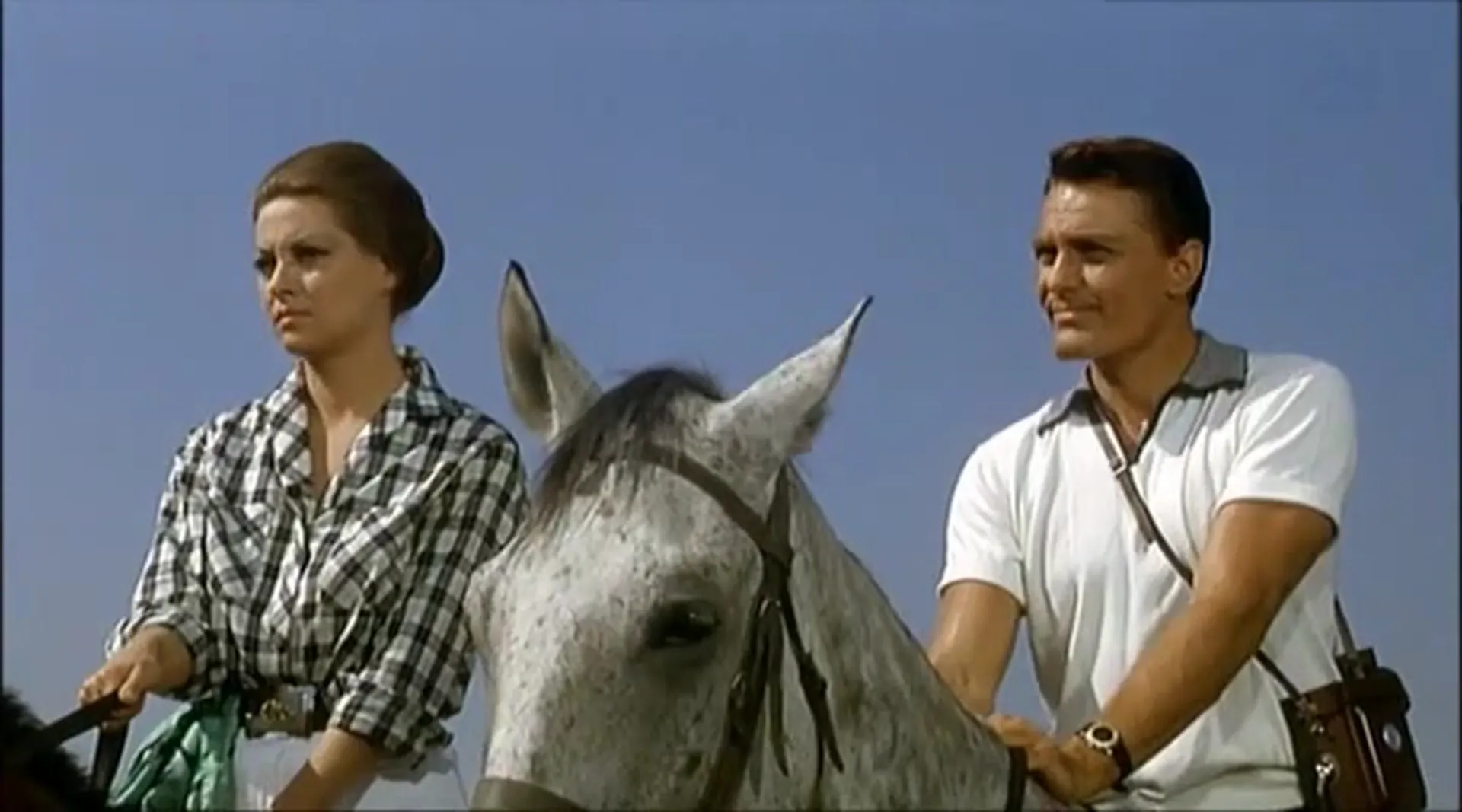 SuperSeven Calling Cairo scene still 4