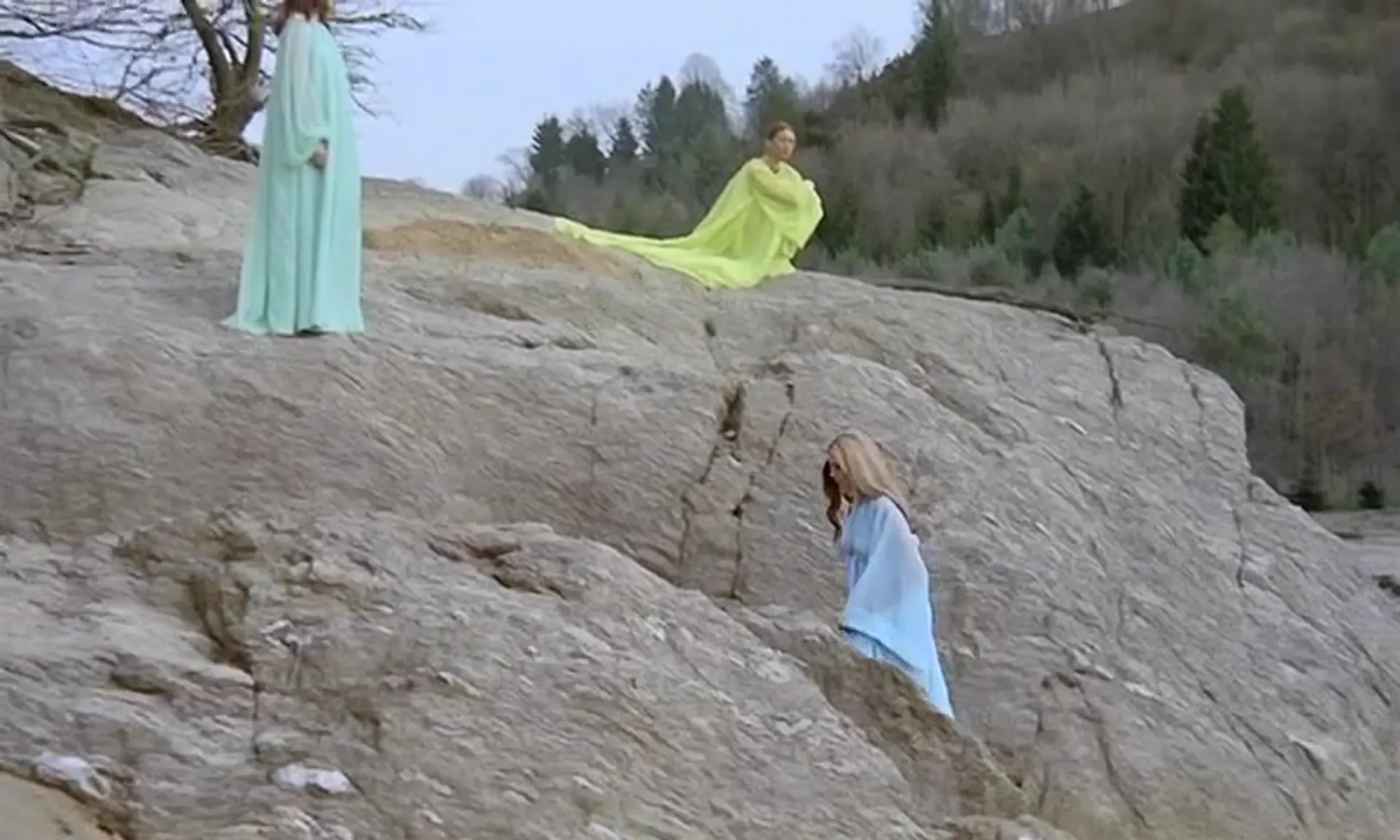 Girl Slaves of Morgana Le Fay scene still 2