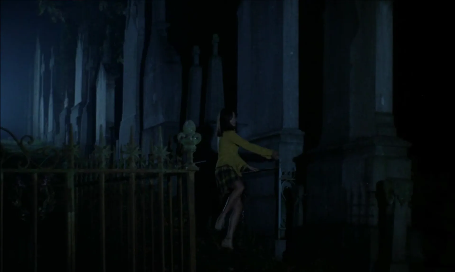 The Iron Rose scene still 12