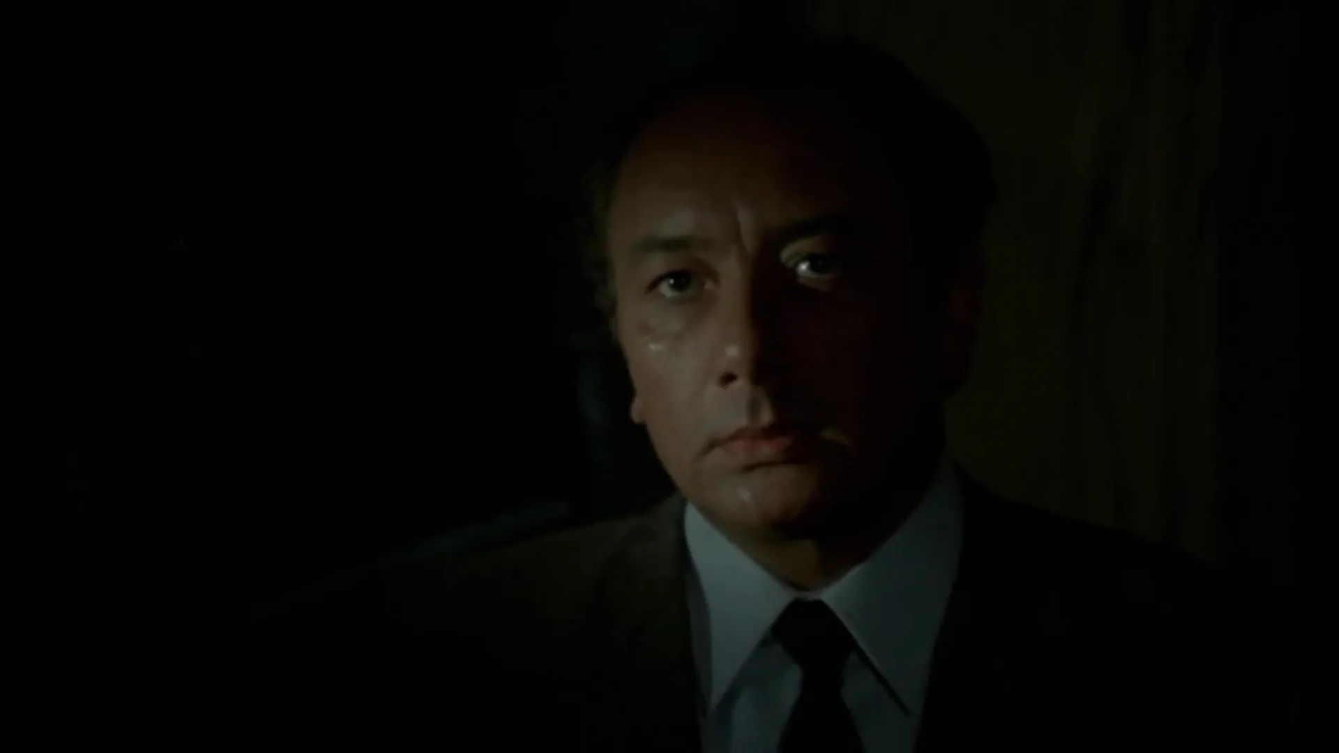 Something Creeping in the Dark scene still 11