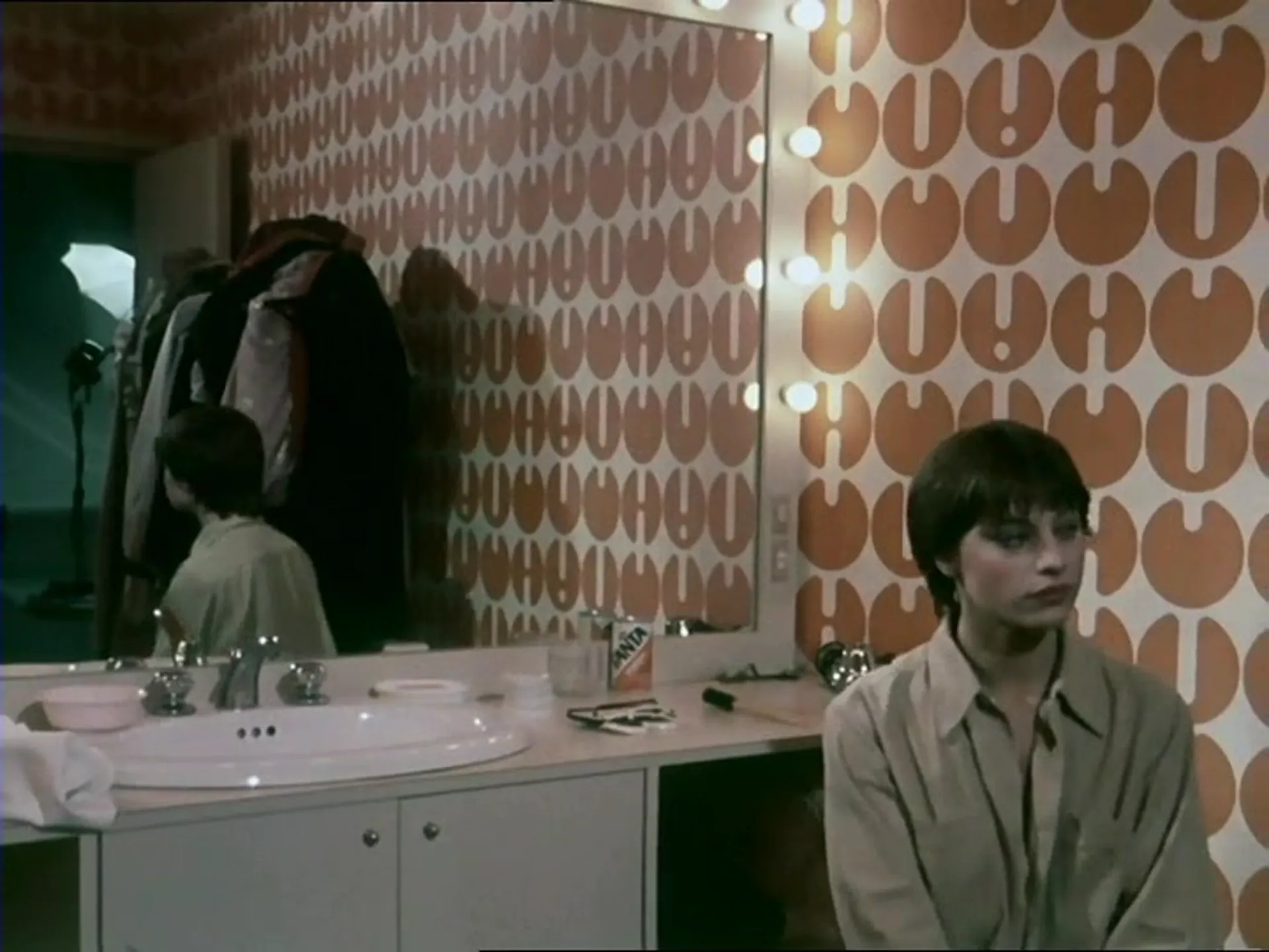 Blue Movie scene still 4