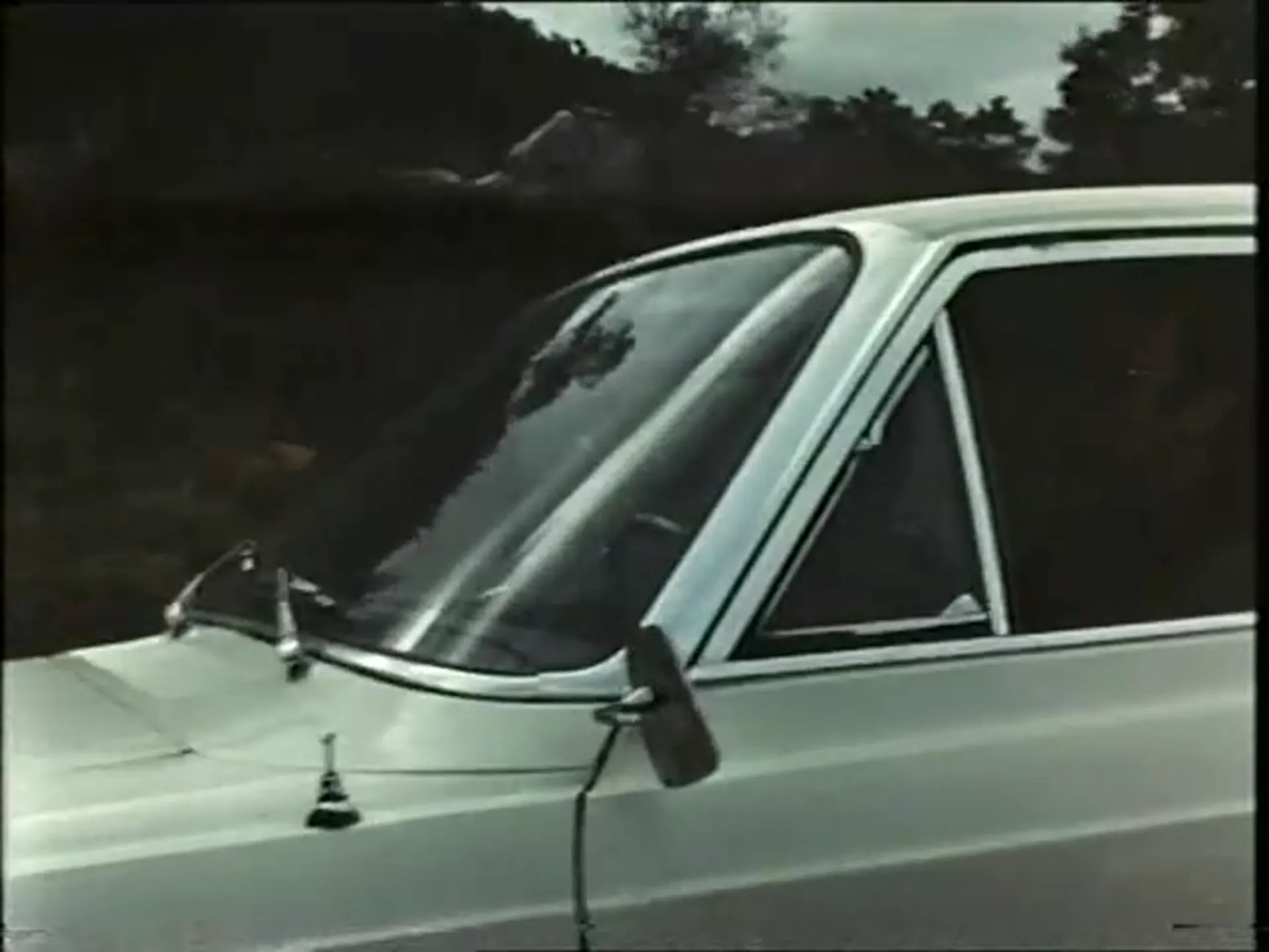 The Abductors scene still 8