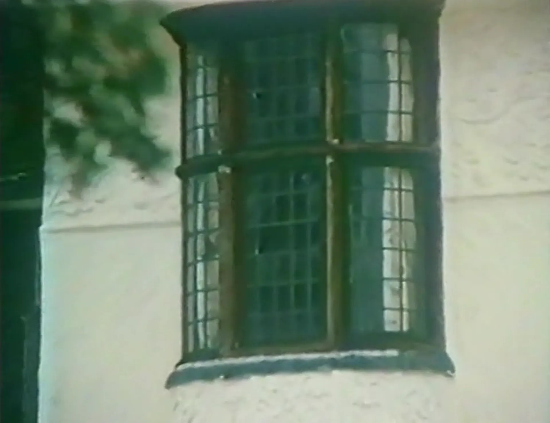 Under the Doctor scene still 4