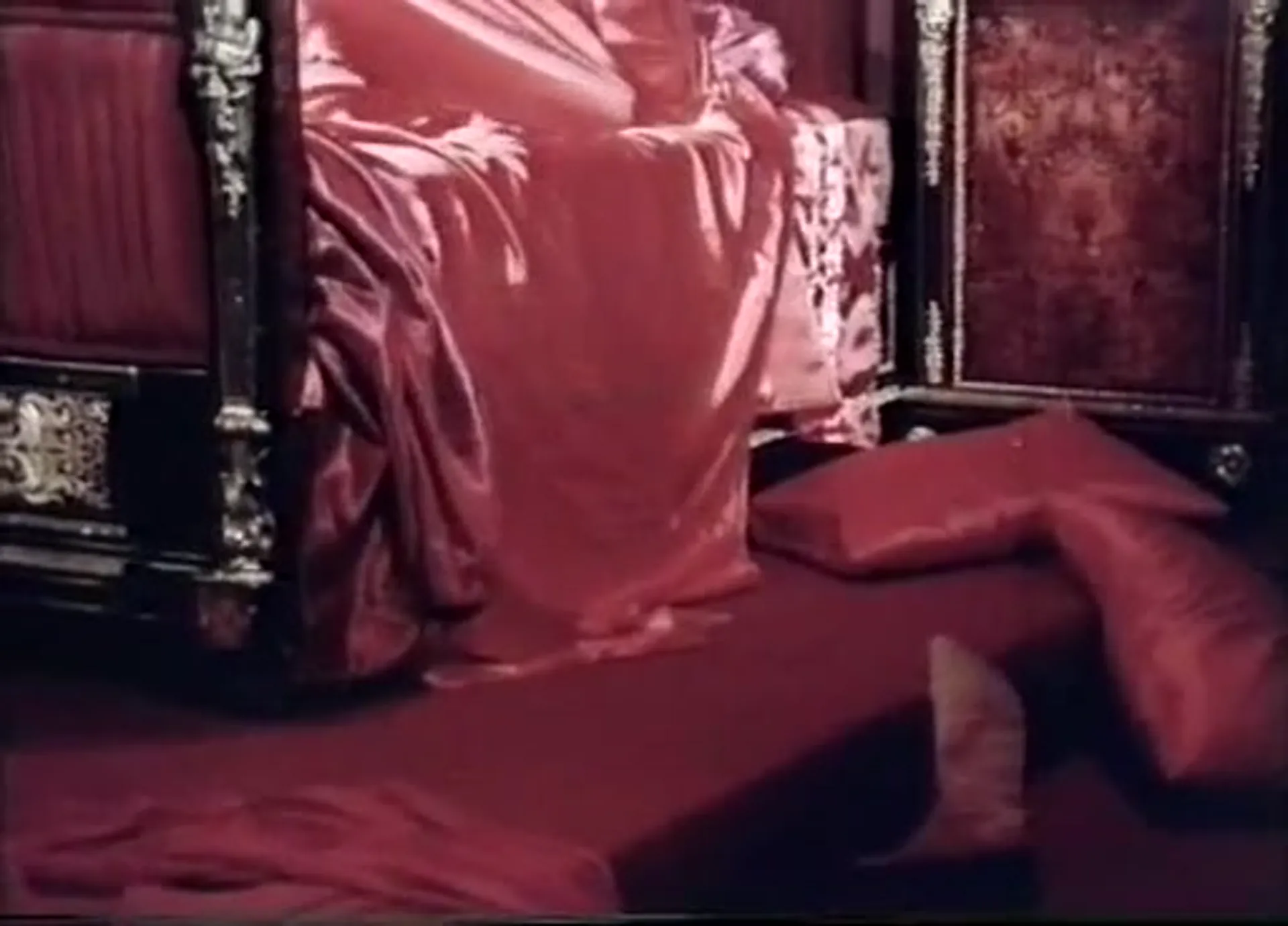 Games That Lovers Play scene still 2