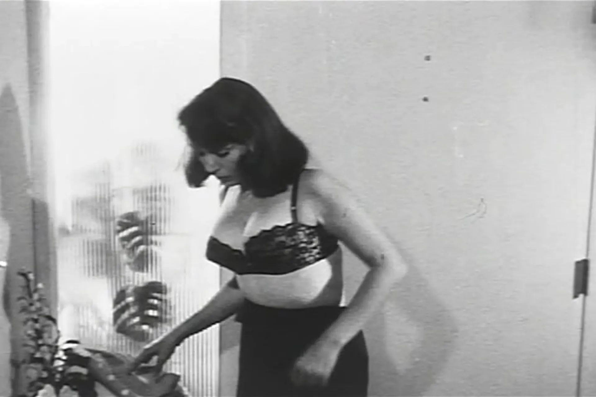 The Sexploiters scene still 12