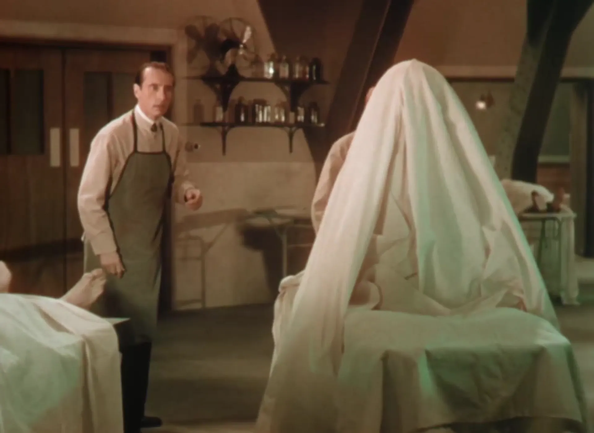 Mystery of the Wax Museum scene still 2