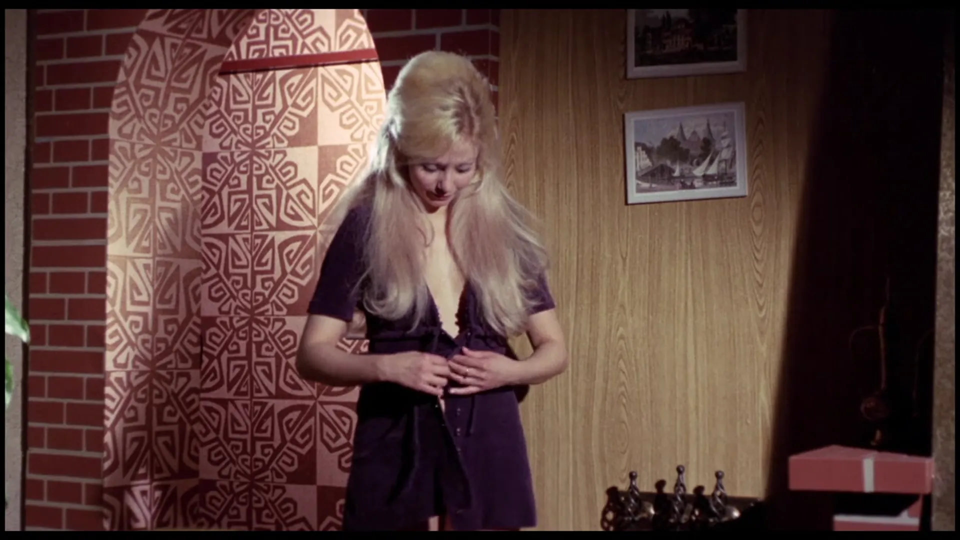 The Young Seducers scene still 8