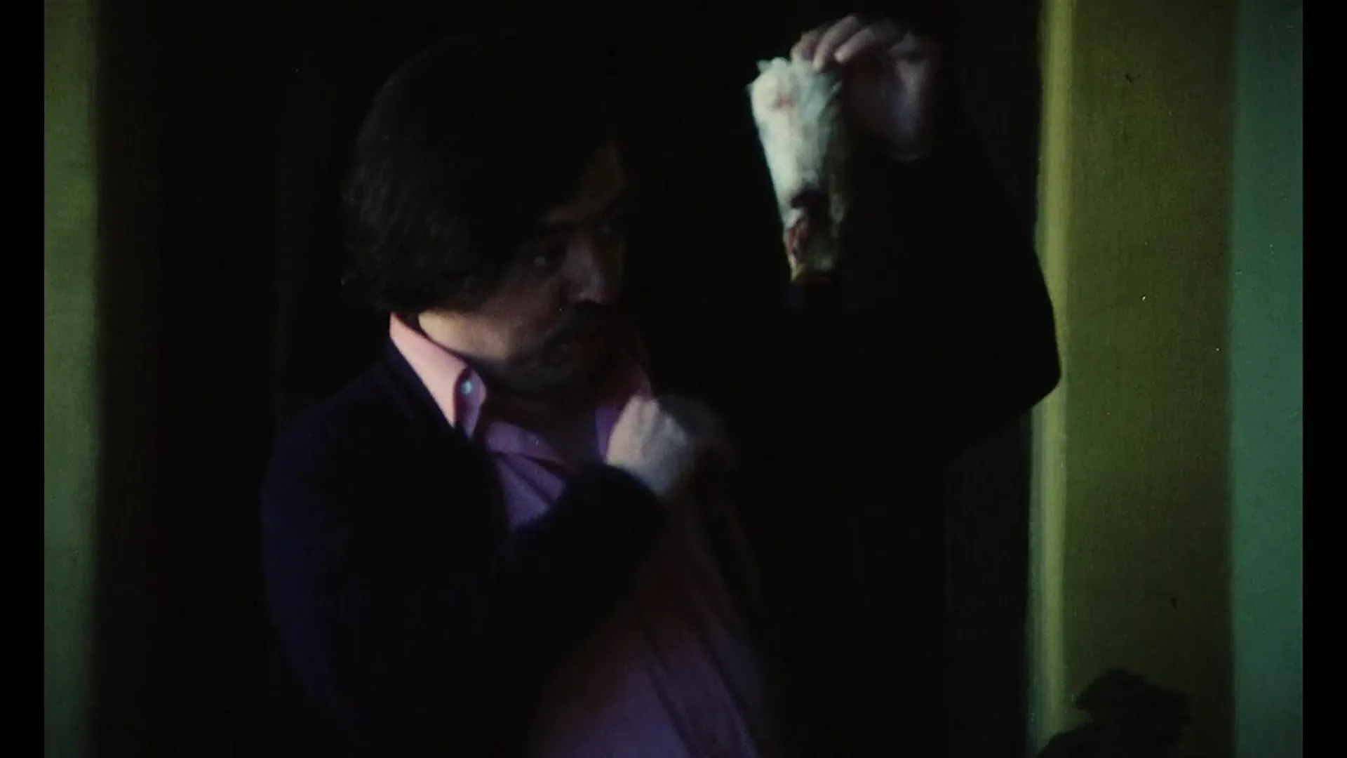 A Virgin Among the Living Dead scene still 3