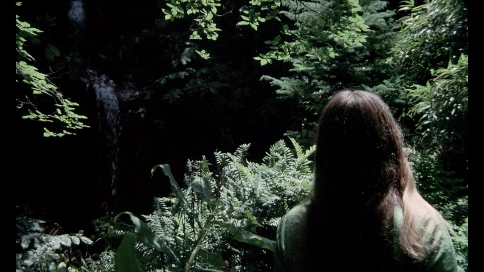 A Virgin Among the Living Dead scene still 4