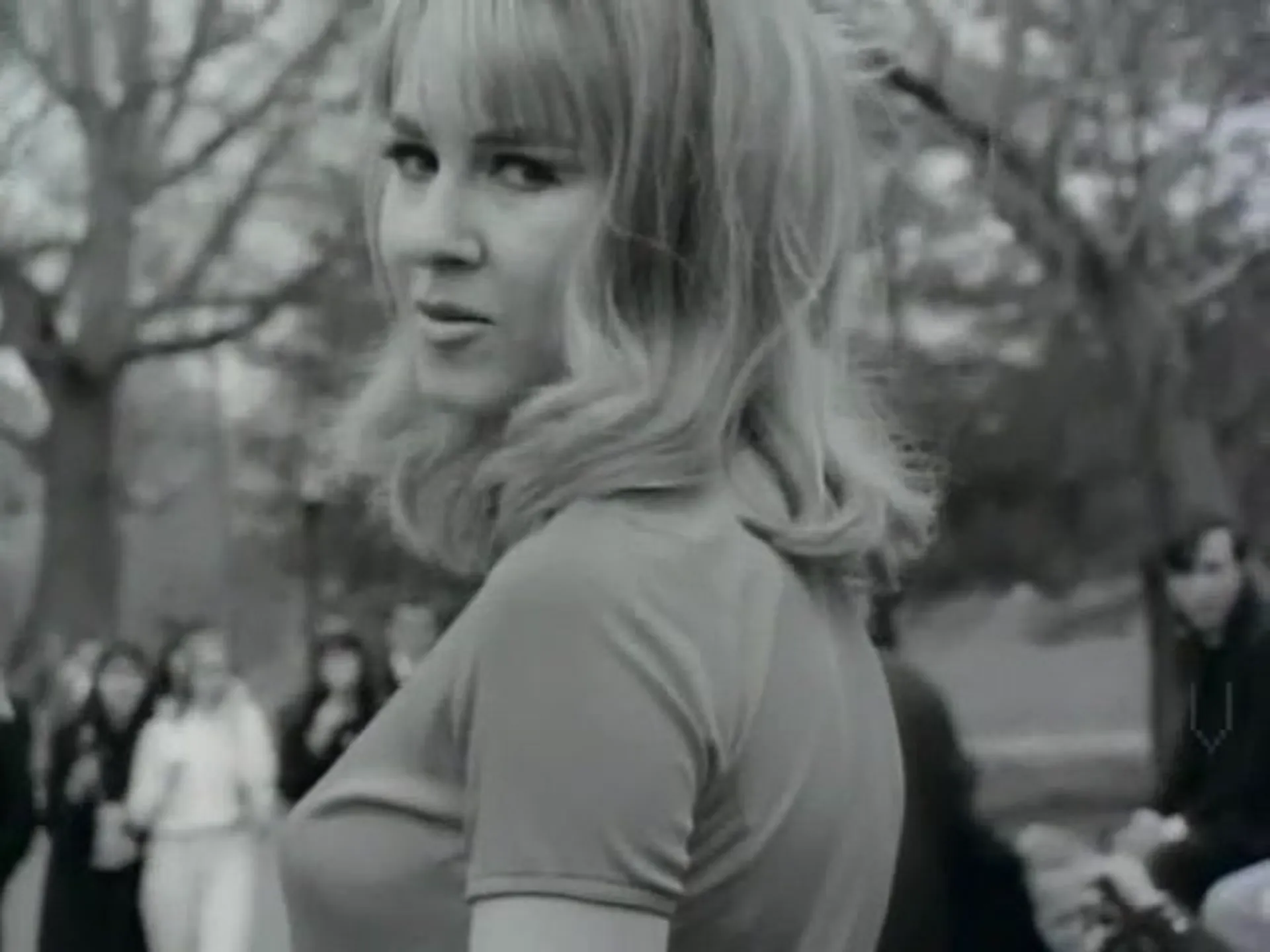 Sextet scene still 9