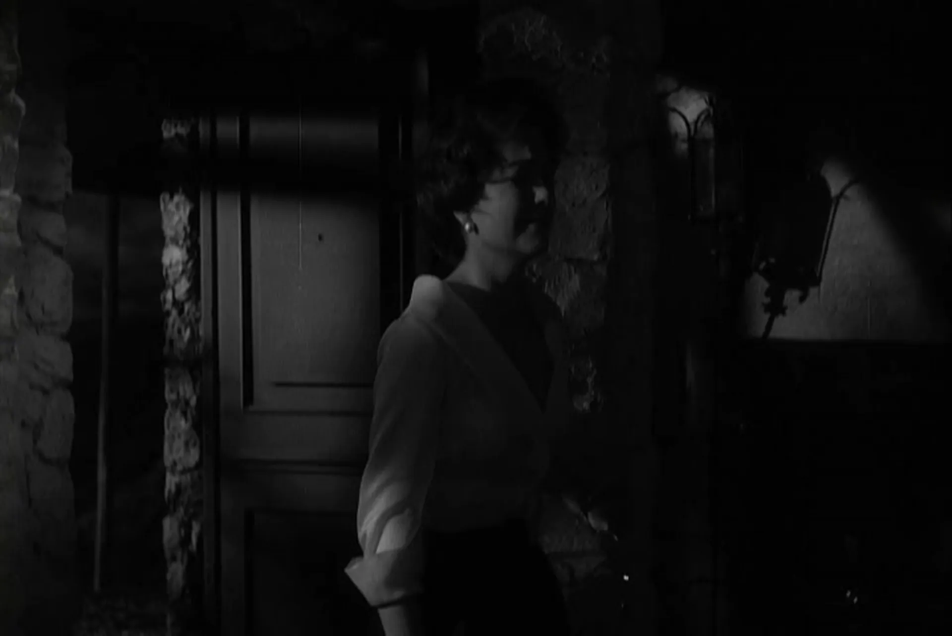 Chase a Crooked Shadow scene still 10
