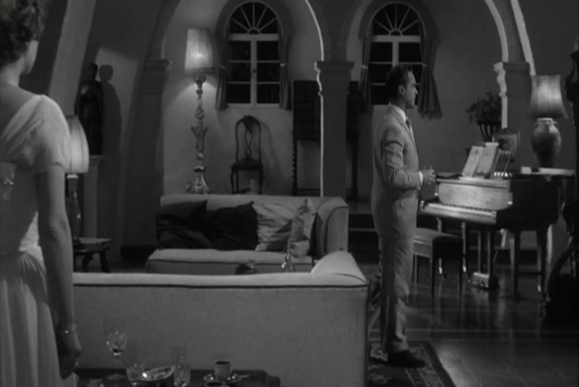 Chase a Crooked Shadow scene still 2