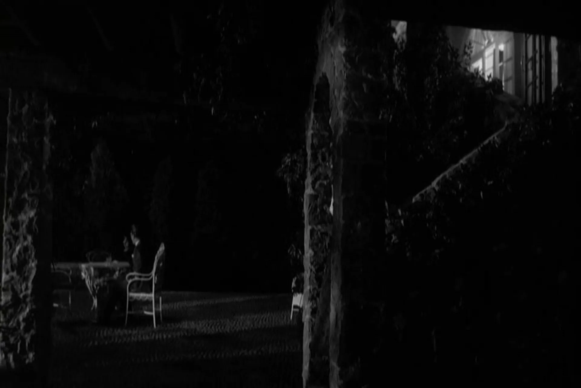 Chase a Crooked Shadow scene still 9