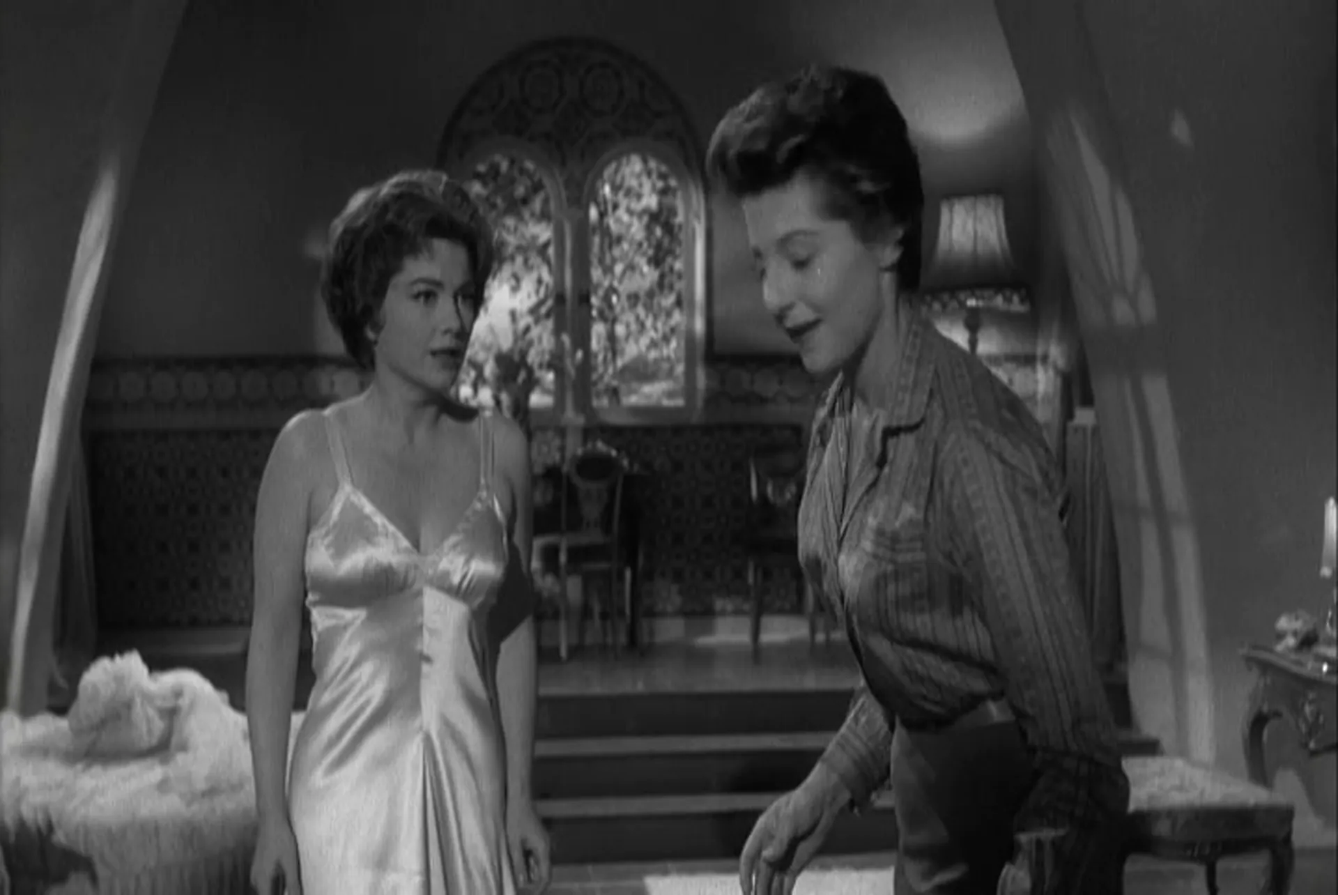 Chase a Crooked Shadow scene still 3