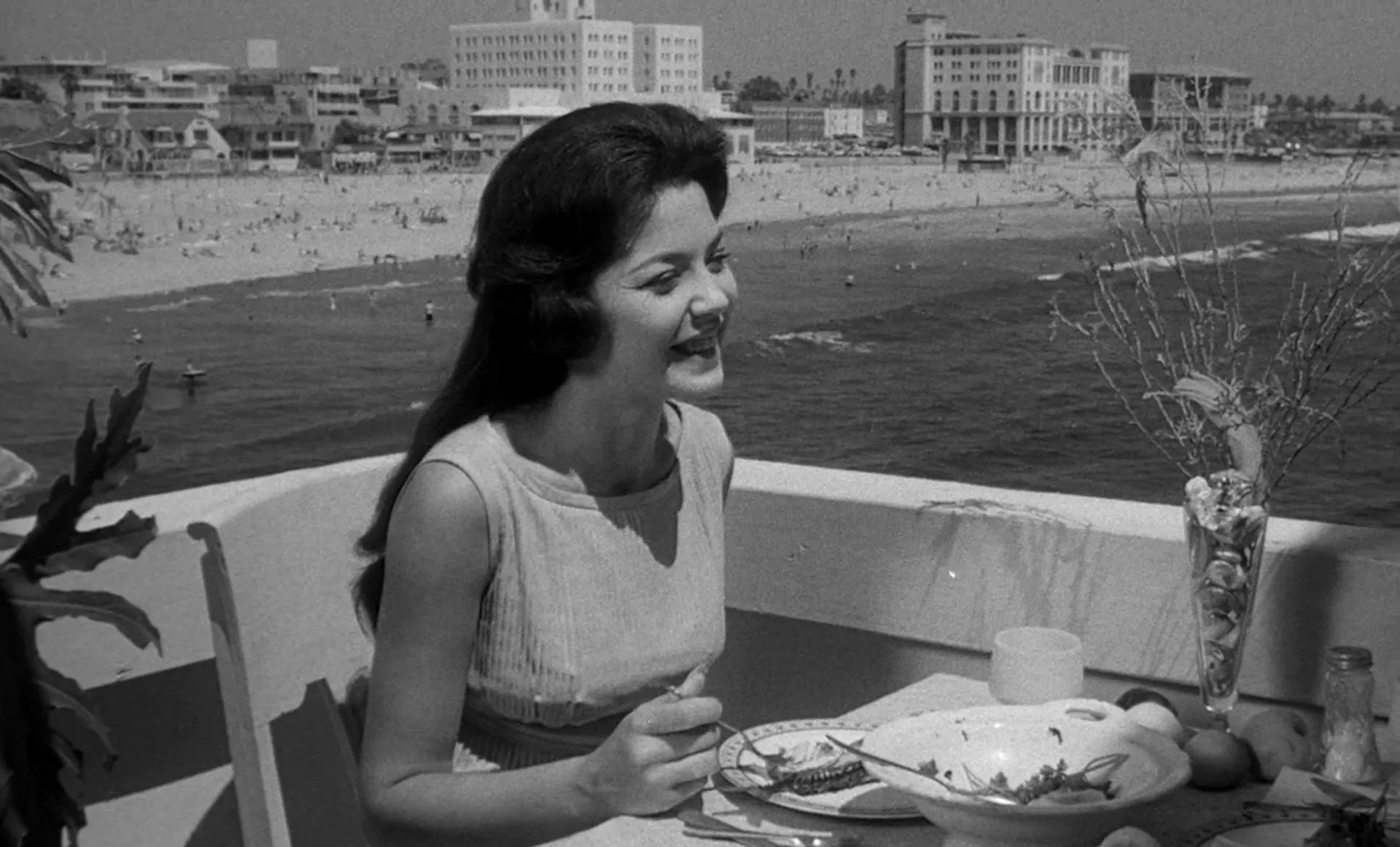 Night Tide scene still 2