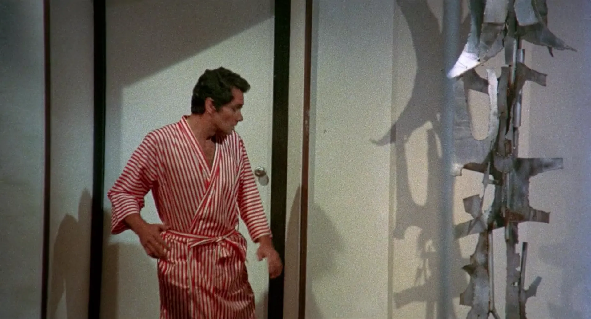 Four Times That Night scene still 3
