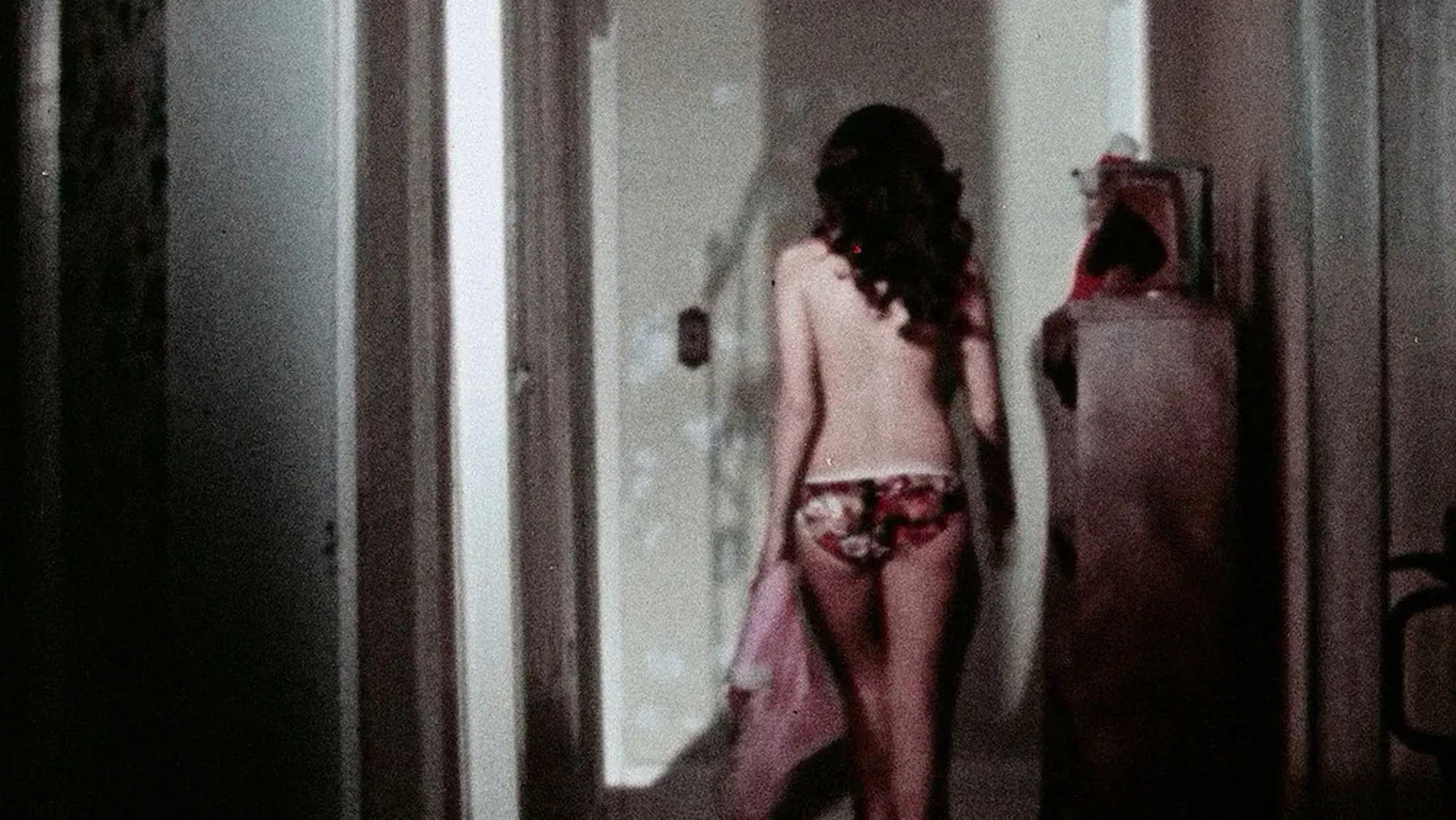 Last House on Dead End Street scene still 4