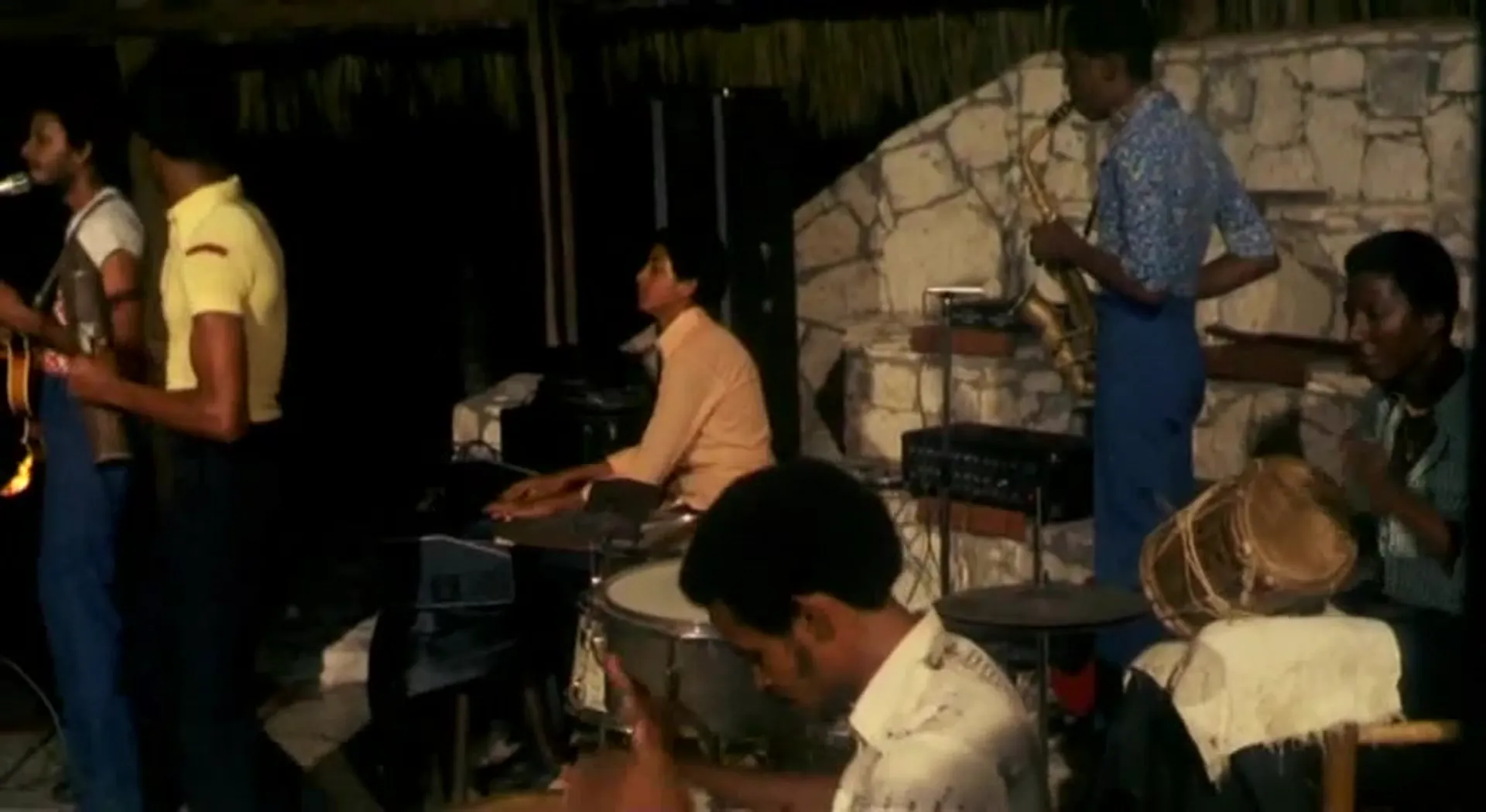 Papaya: Love Goddess of the Cannibals scene still 2