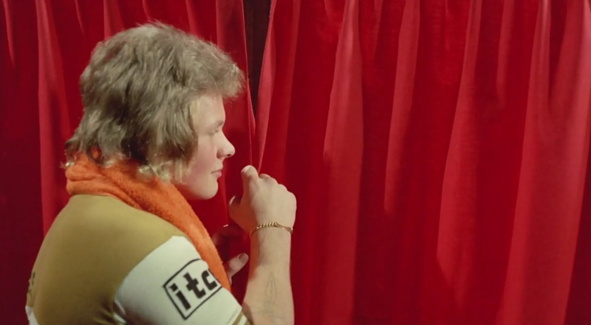 Hostess in Heat scene still 1