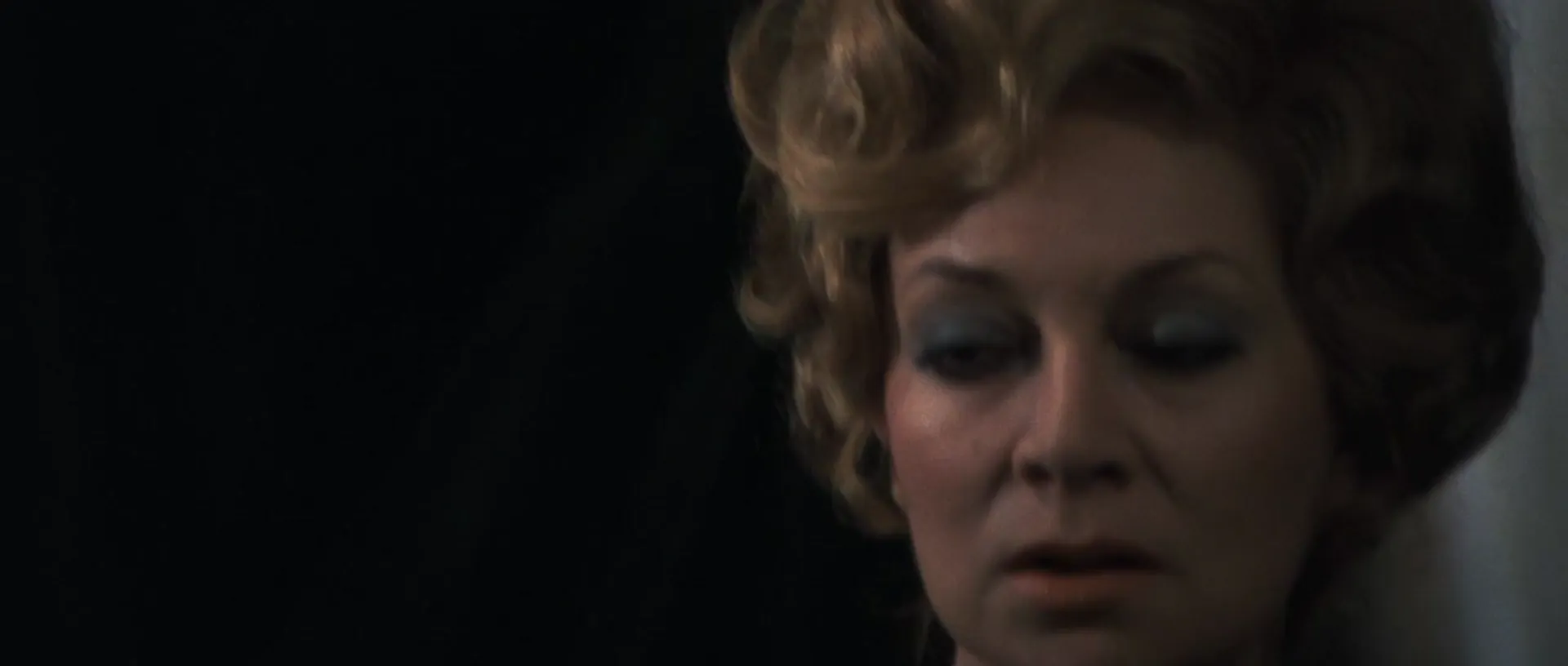 Seven Deaths in the Cat's Eyes scene still 4