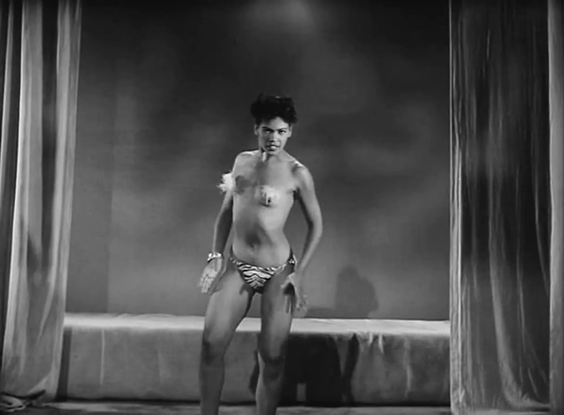 Hollywood After Dark scene still 3