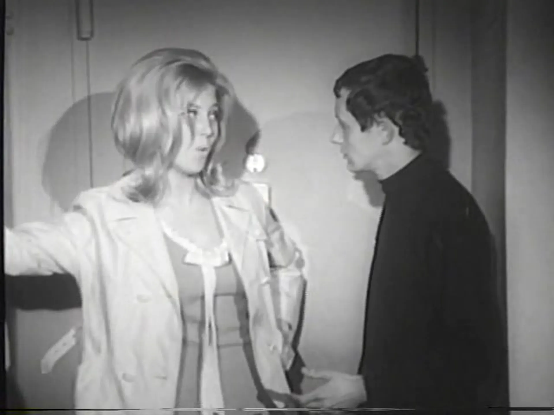 Hot Skin, Cold Cash scene still 4