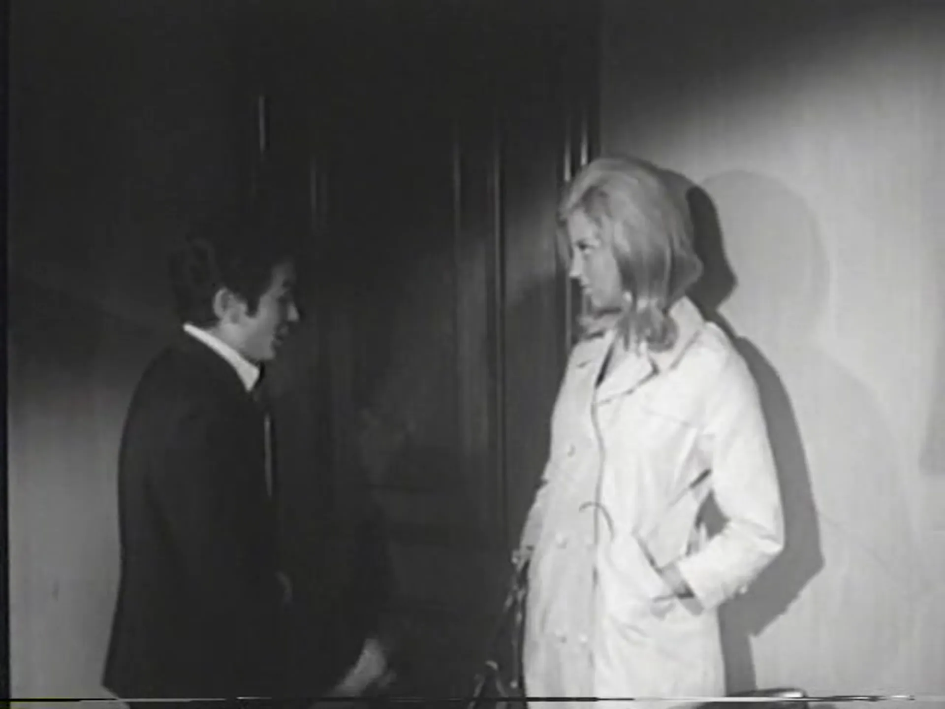 Hot Skin, Cold Cash scene still 3