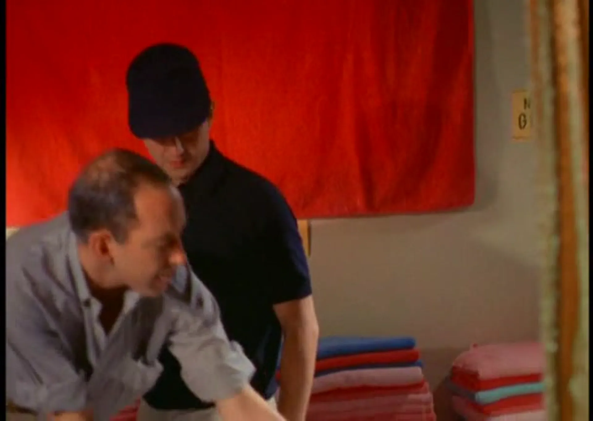 Mondo Bizarro scene still 2