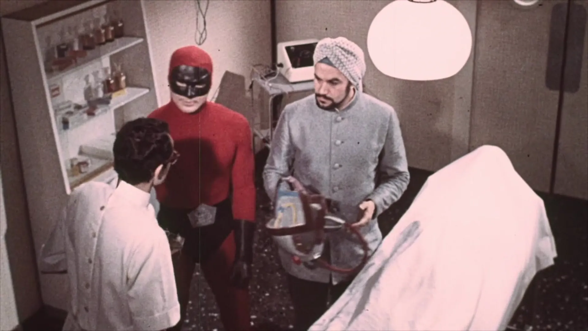 Superargo and the Faceless Giants scene still 6