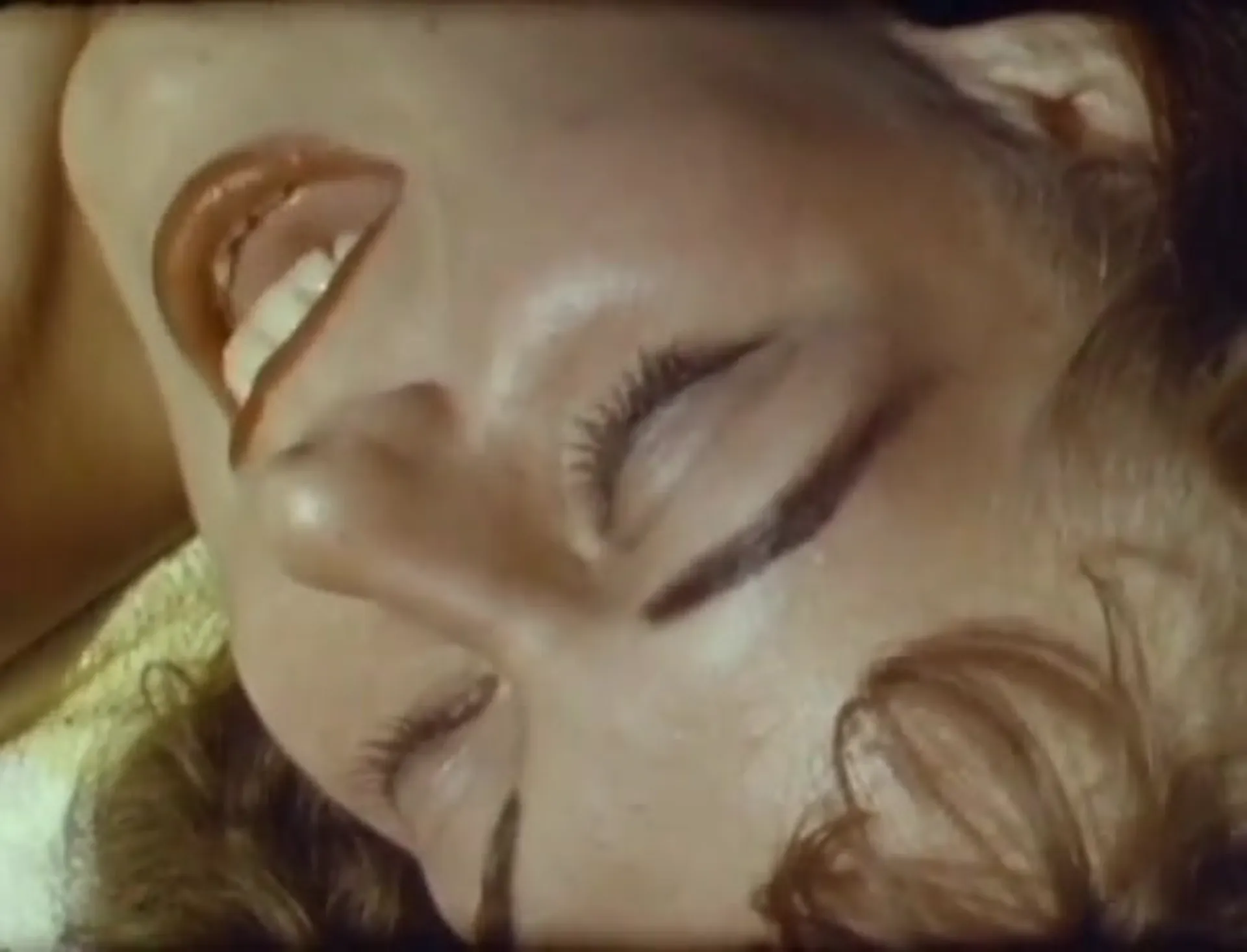 The Immoral Mr. Teas scene still 12