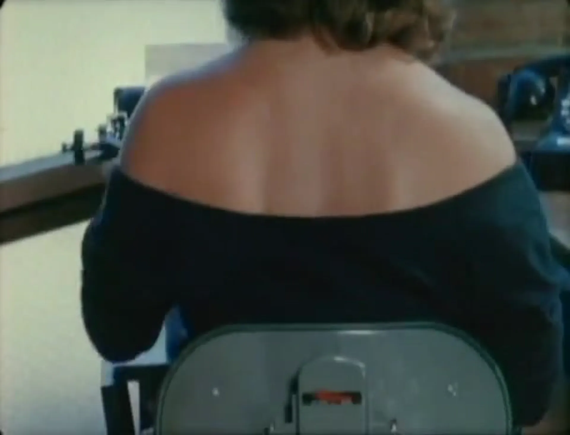 The Immoral Mr. Teas scene still 8