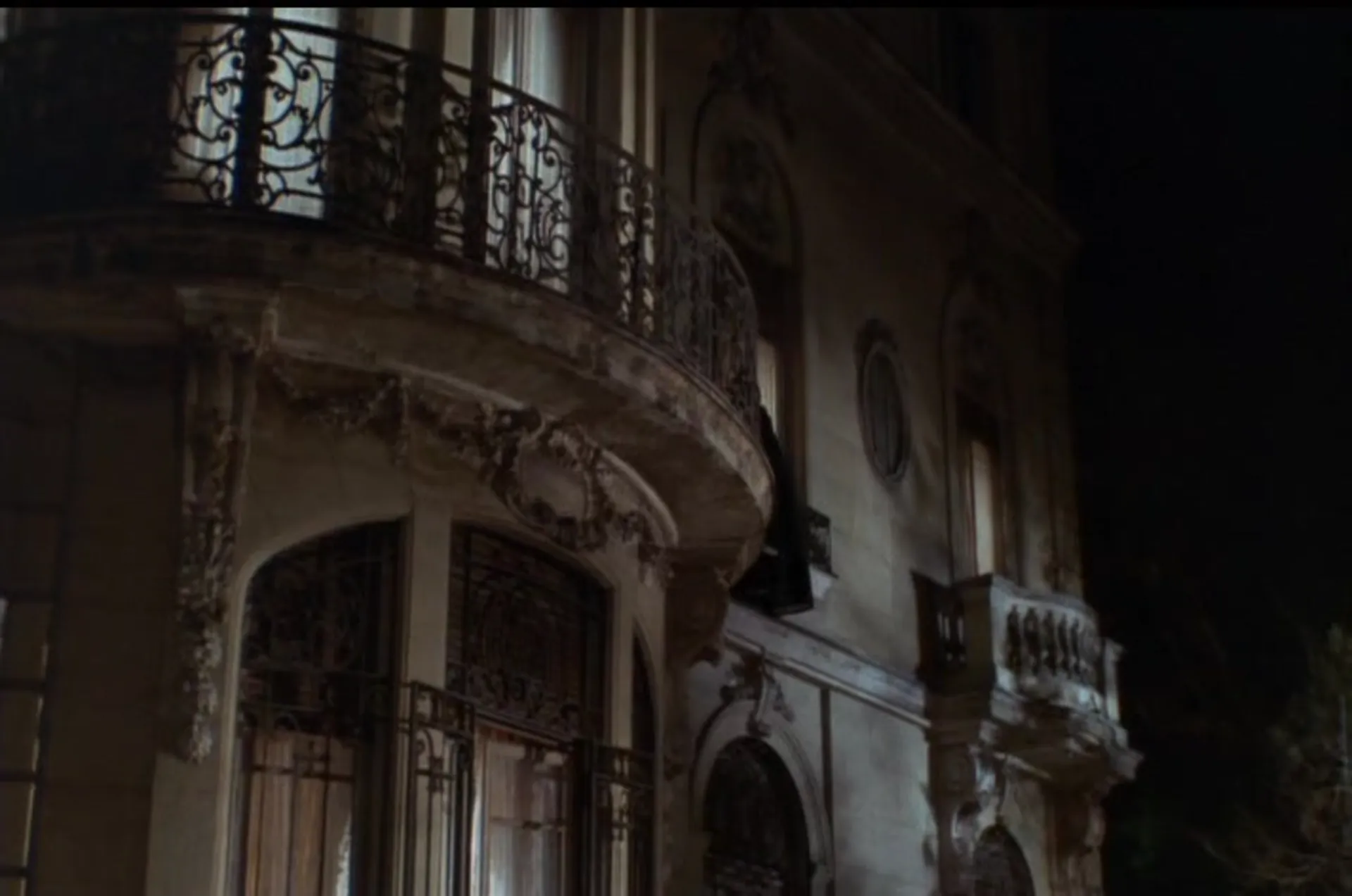 Murders in the Rue Morgue scene still 2